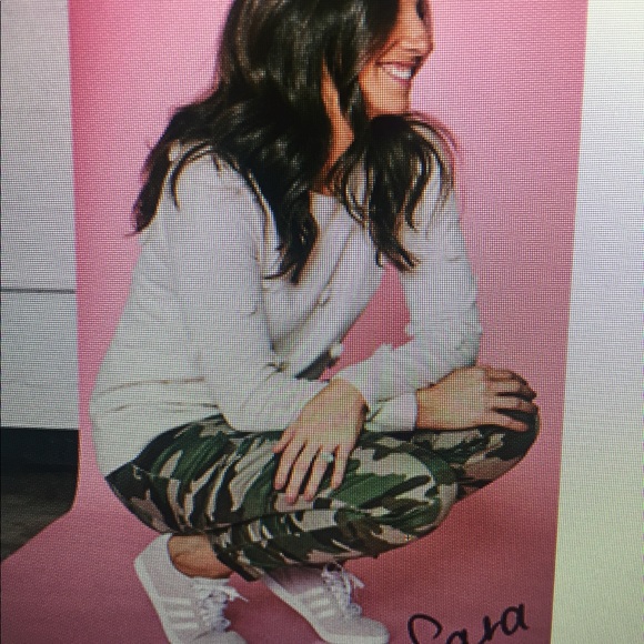 Army Print Pant, fits like a size 6-8 - Picture 1 of 5